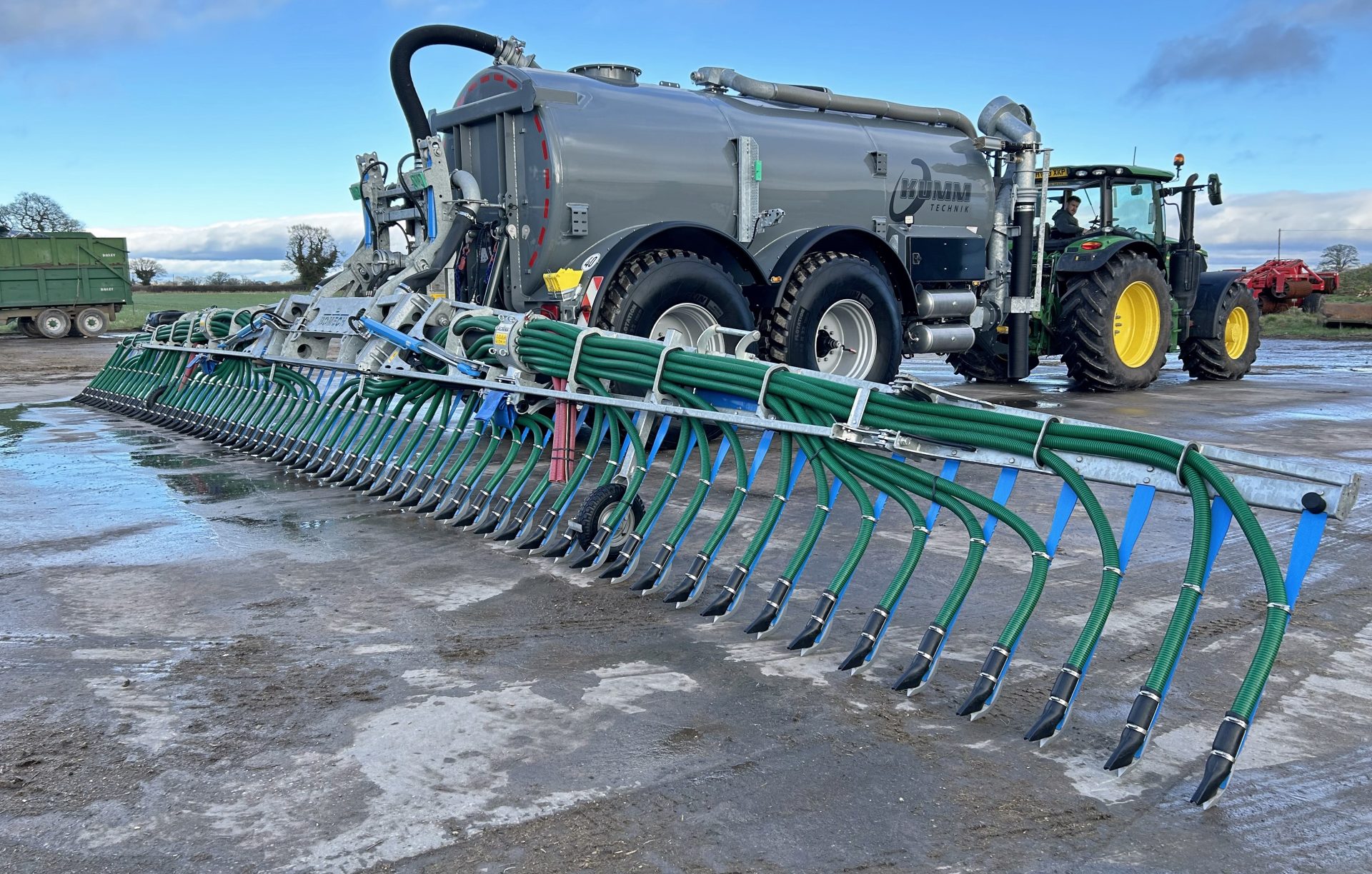 J Riley demonstrates Kumm slurry tanker