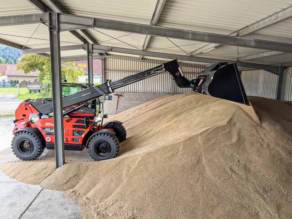 Linde branded Sennebogen telehandlers