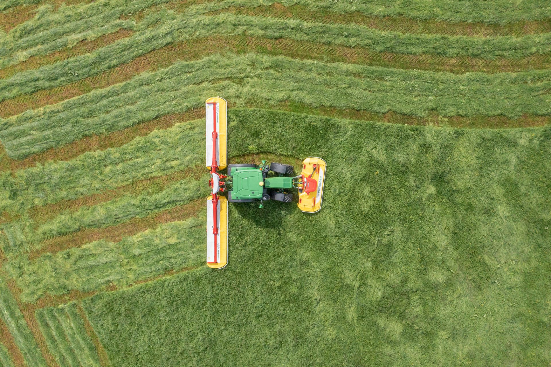 Pöttinger unveils new mowers