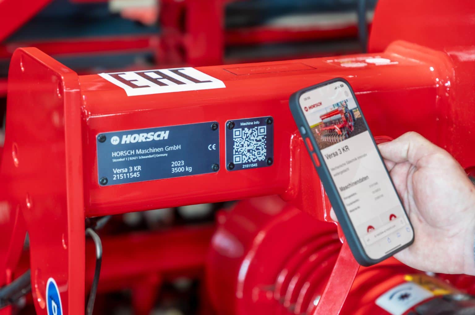 QR provides machine information