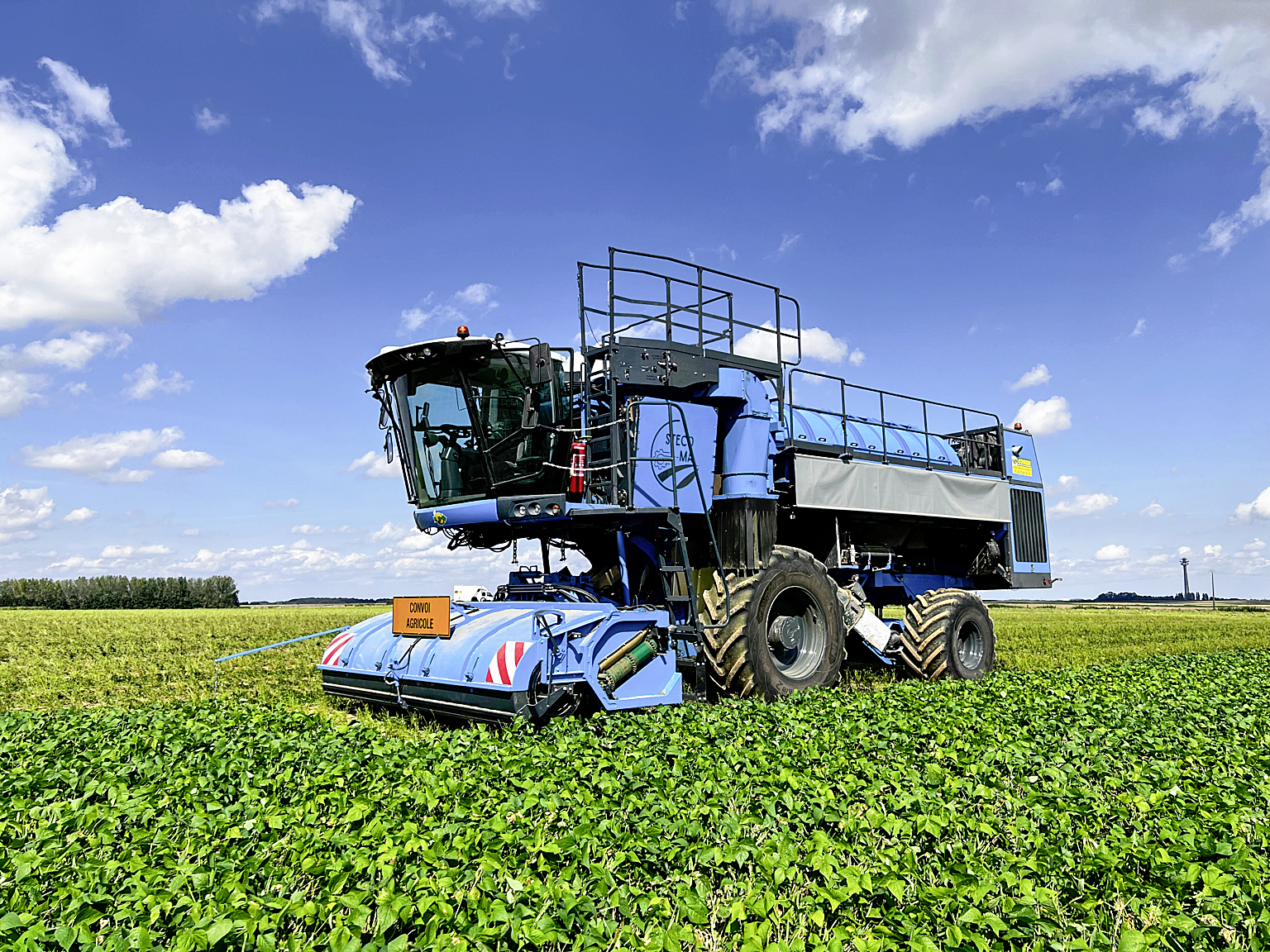 Steco-Ma pea and bean harvester