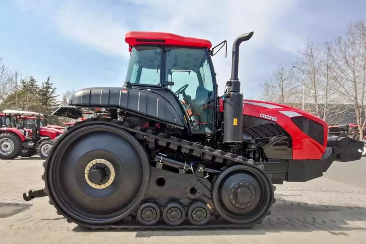 YTO tests 220hp tracked tractor prototype