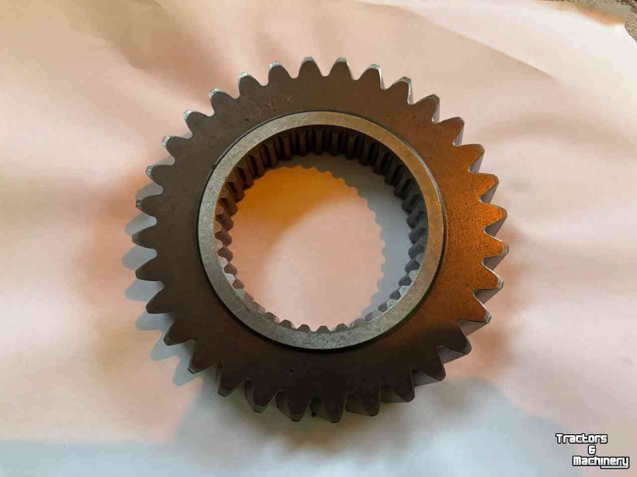 Used parts for tractors New Holland T7