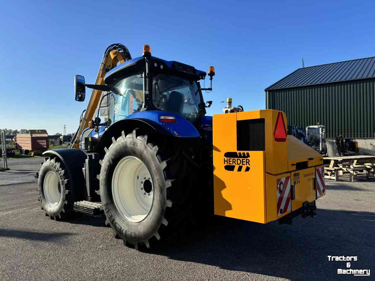 Tractor New Holland T7.210 AC + Herder Grenadier