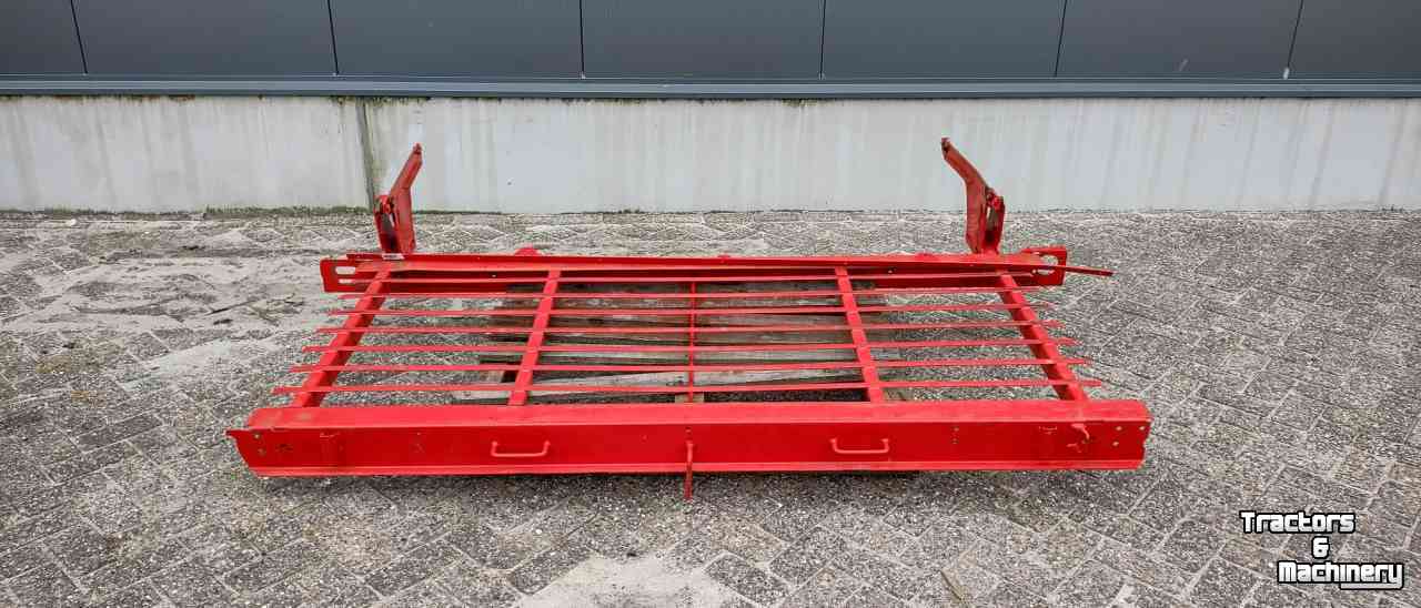 Diverse used spare-parts Pottinger frame dwarsafvoerband