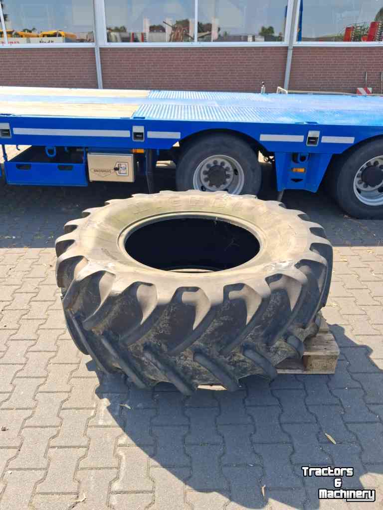 Wheels, Tyres, Rims & Dual spacers Michelin 540/65R28 XM 108