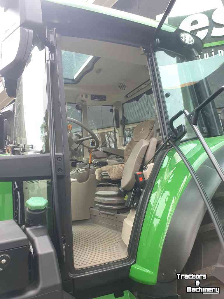 Tractor John Deere 6120M