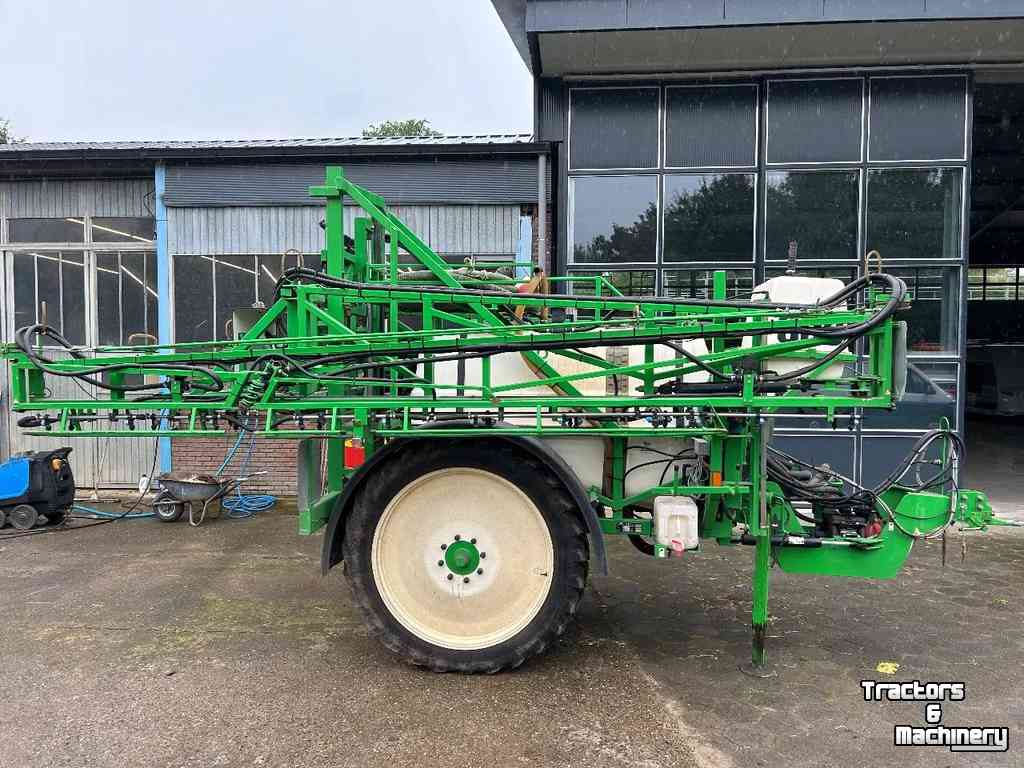 Fieldsprayer pull-type CHD U1827