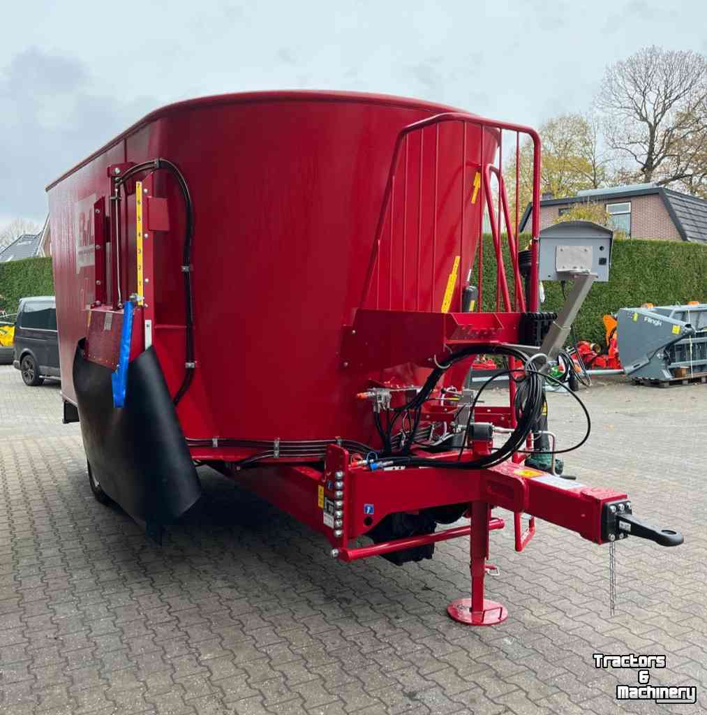 Vertical feed mixer BVL V-Mix Plus 22-2S Voermengwagen.