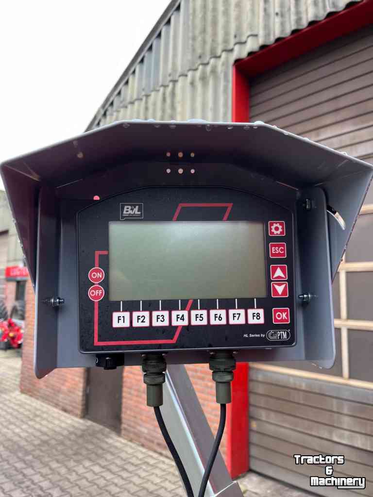 Vertical feed mixer BVL V-Mix Plus 22-2S Voermengwagen.