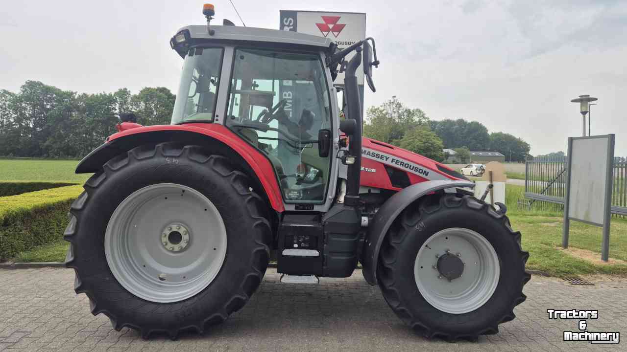 Tractor Massey Ferguson 5S.125