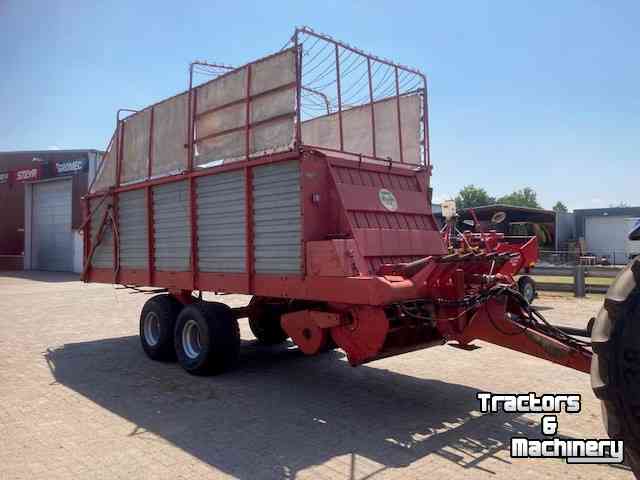 Self-loading wagon Taarup 1030