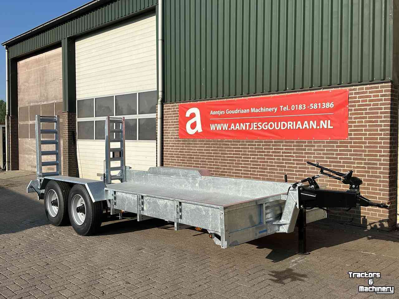 Low loader / Semi trailer AGM Inrij transportwagen / Oprijwagen / Machine transporter / Mini-dieplader
