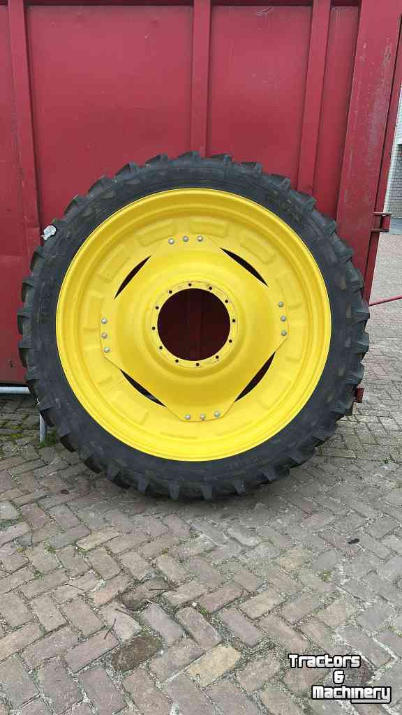 Wheels, Tyres, Rims & Dual spacers  Set 270/95R54 Kleber Cropker op JD verstel velg