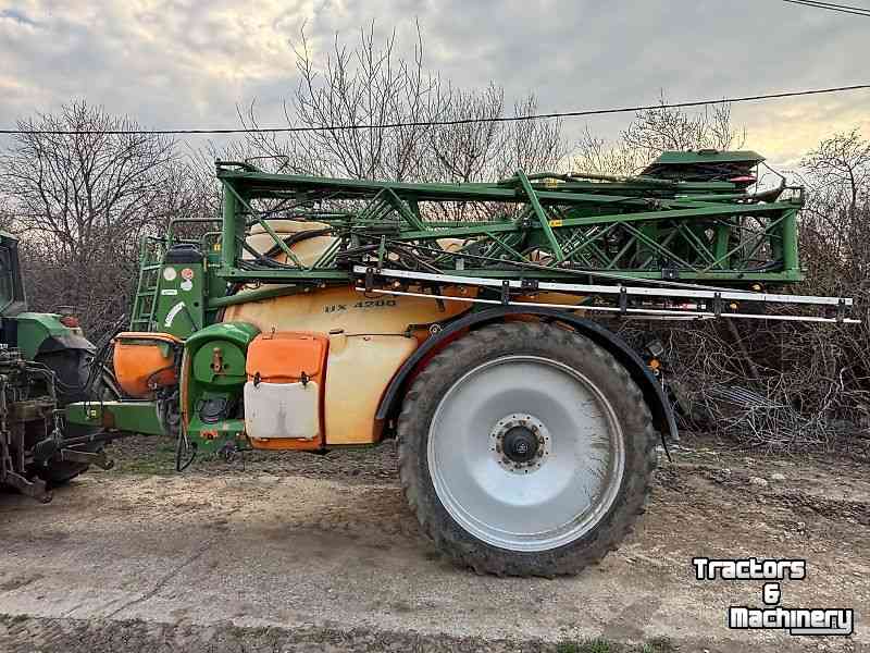 Fieldsprayer pull-type Amazone UX 4200
