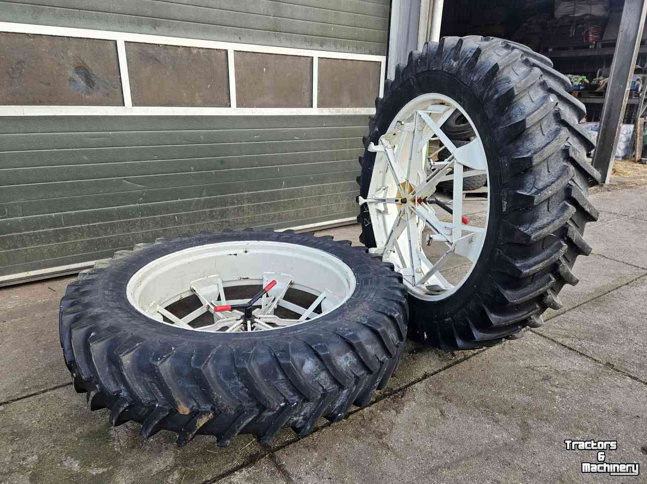 Wheels, Tyres, Rims & Dual spacers  Dubbellucht Michelin 380/90R46, Agribib Molcon