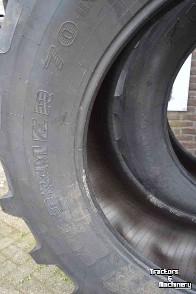 Wheels, Tyres, Rims & Dual spacers Firestone 580/70r42 demontage