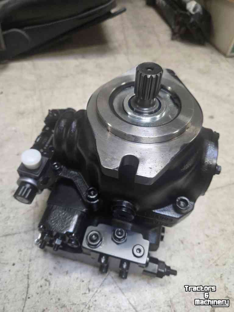 Diverse new spare-parts  rijpomp shovel