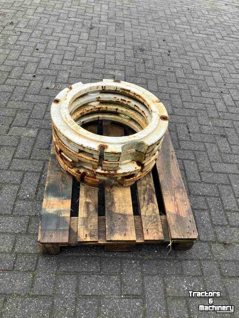 Other tractors and accessories Valtra wielgewichten