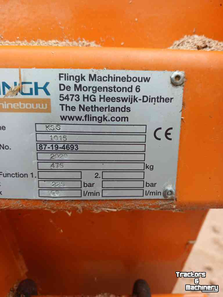 Sawdust spreader for boxes Flingk KSS 1015