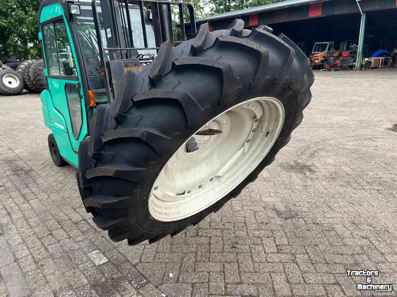 Wheels, Tyres, Rims & Dual spacers Michelin 13.6R38 ongebruikt incl. NH velg