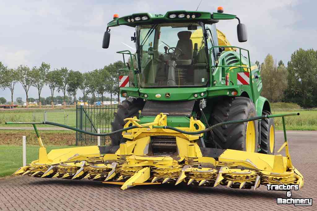 Forage-harvester John Deere 8400