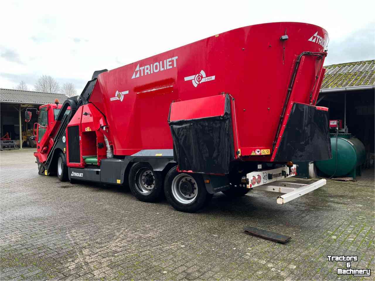 Self-propelled feed mixer Trioliet Triotrac 2-2400