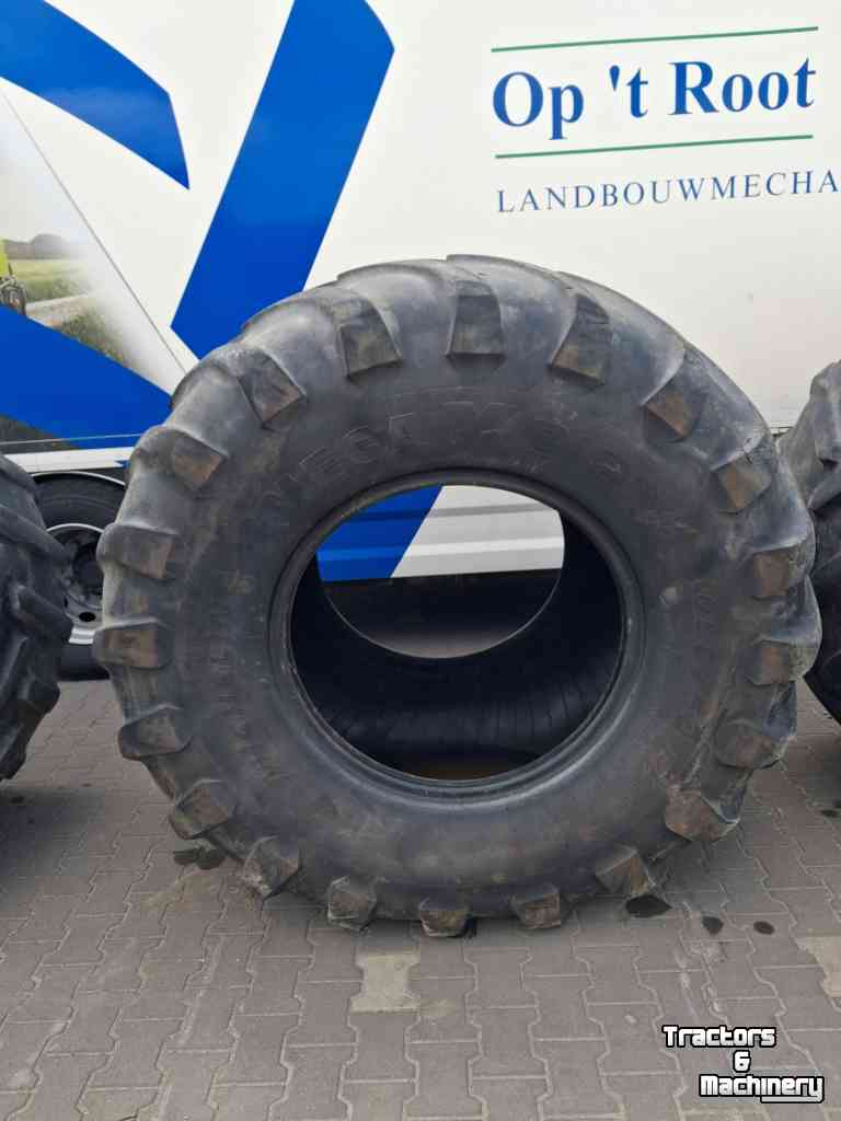 Wheels, Tyres, Rims & Dual spacers Michelin Mega x Bib 1050/50r32