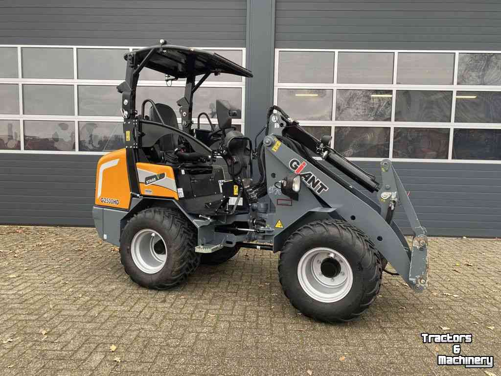 Wheelloader Giant G2500 HD DEMO