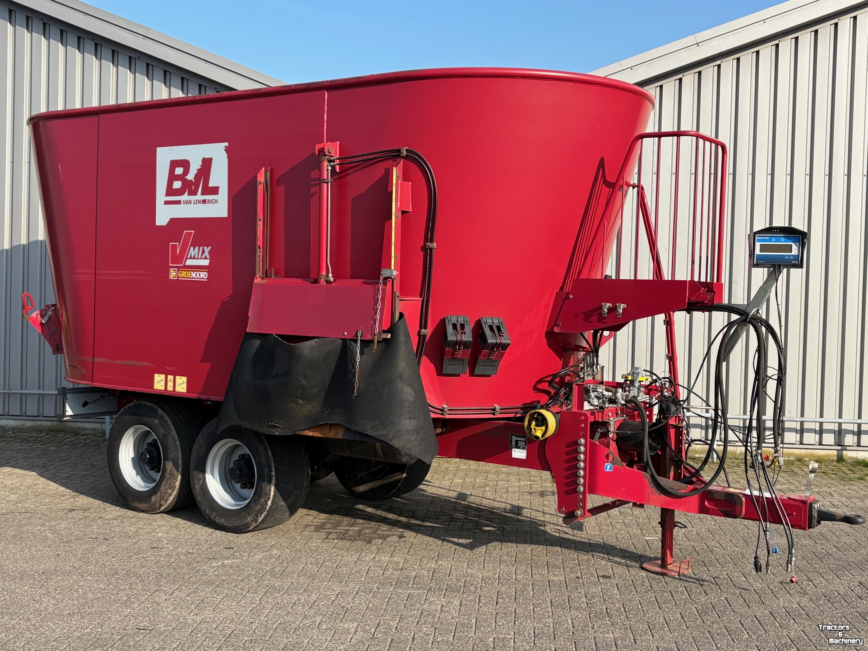 Vertical feed mixer BVL V-Mix 24-2S Voermengwagen