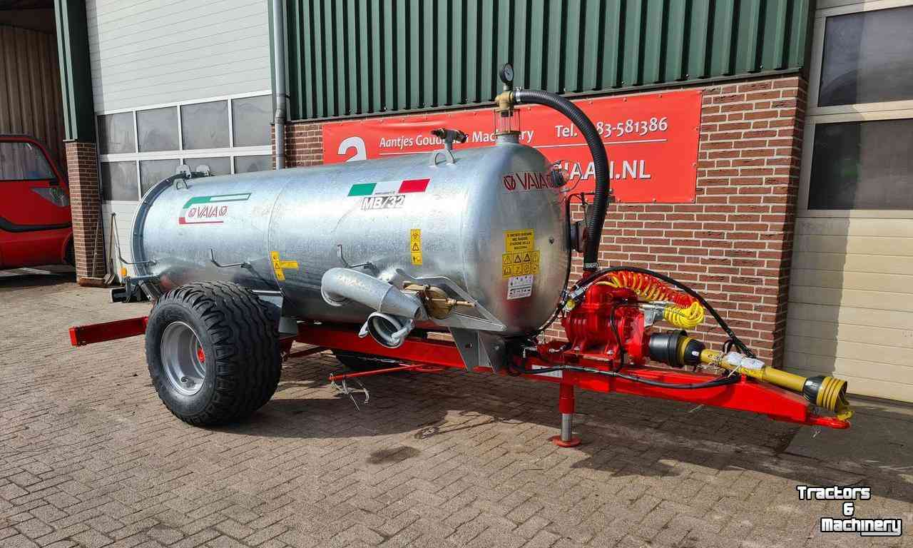Water bowsers Vaia Watertank / Waterwagen MB32