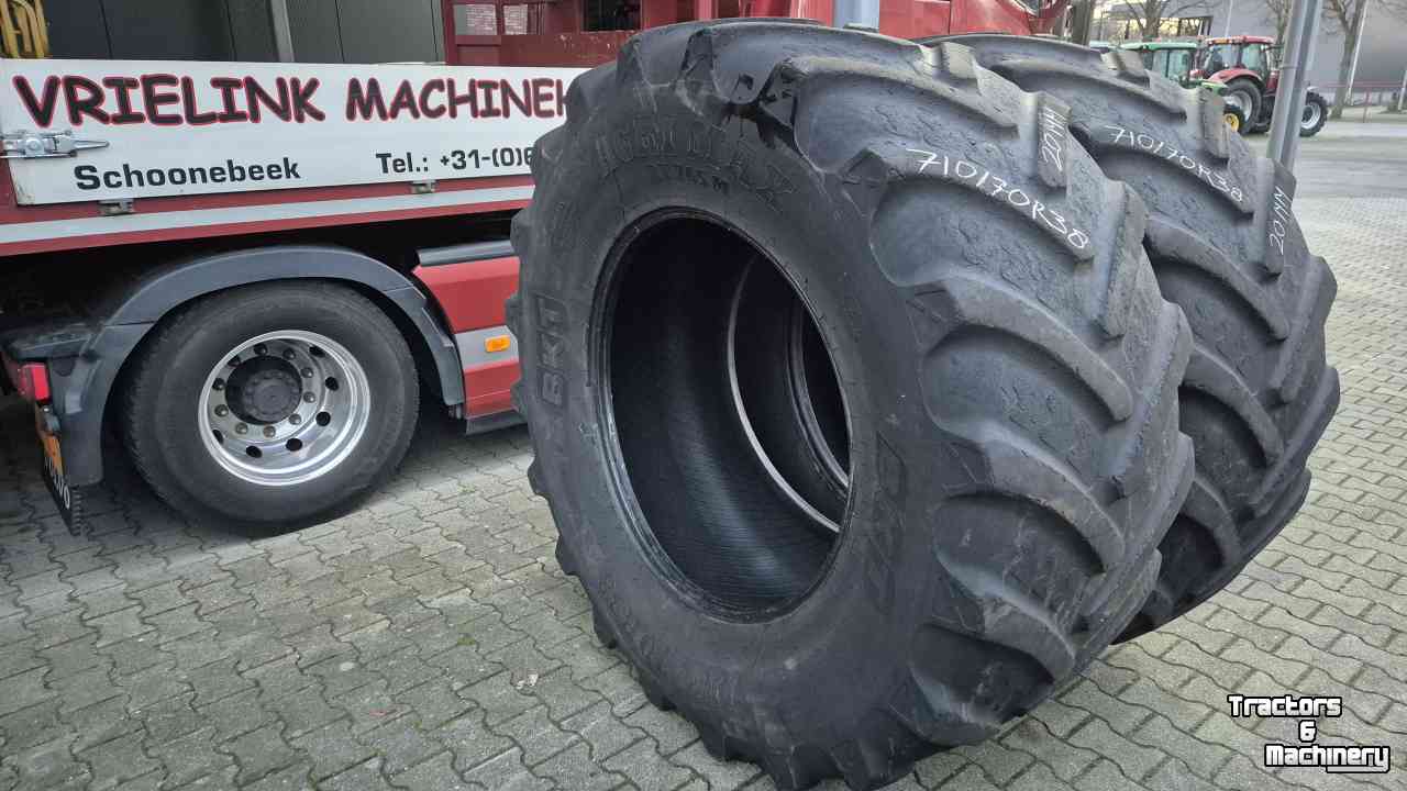 Wheels, Tyres, Rims & Dual spacers BKT 710/70R38 Agrimax RT765M 20mm