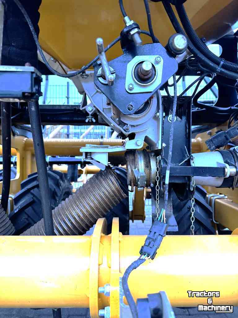 Direct seeder McConnel SEEDAERATOR 3,0 m Direktsaatmaschine