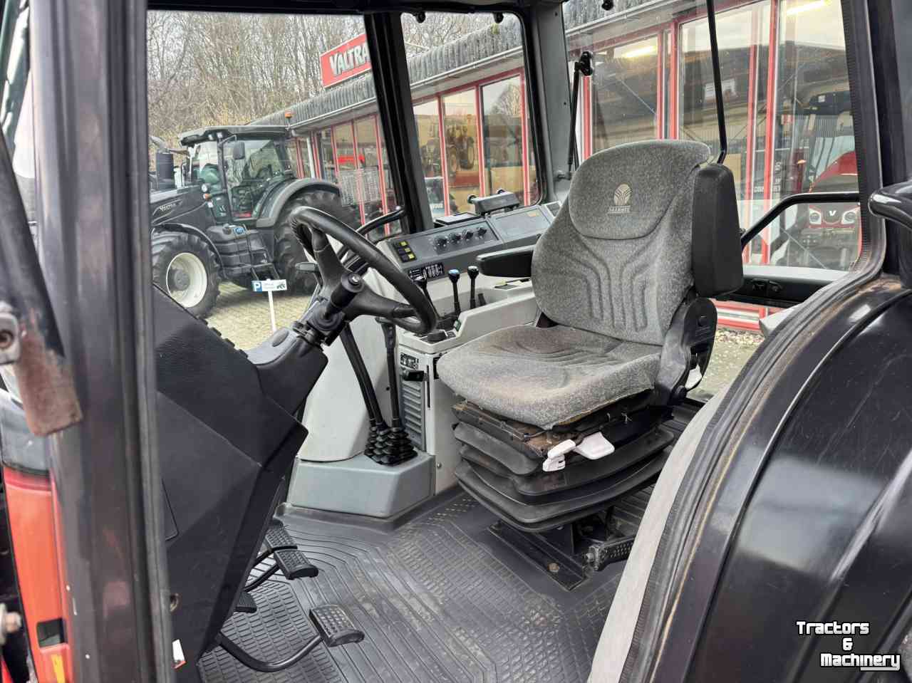 Tractor Valtra 6800