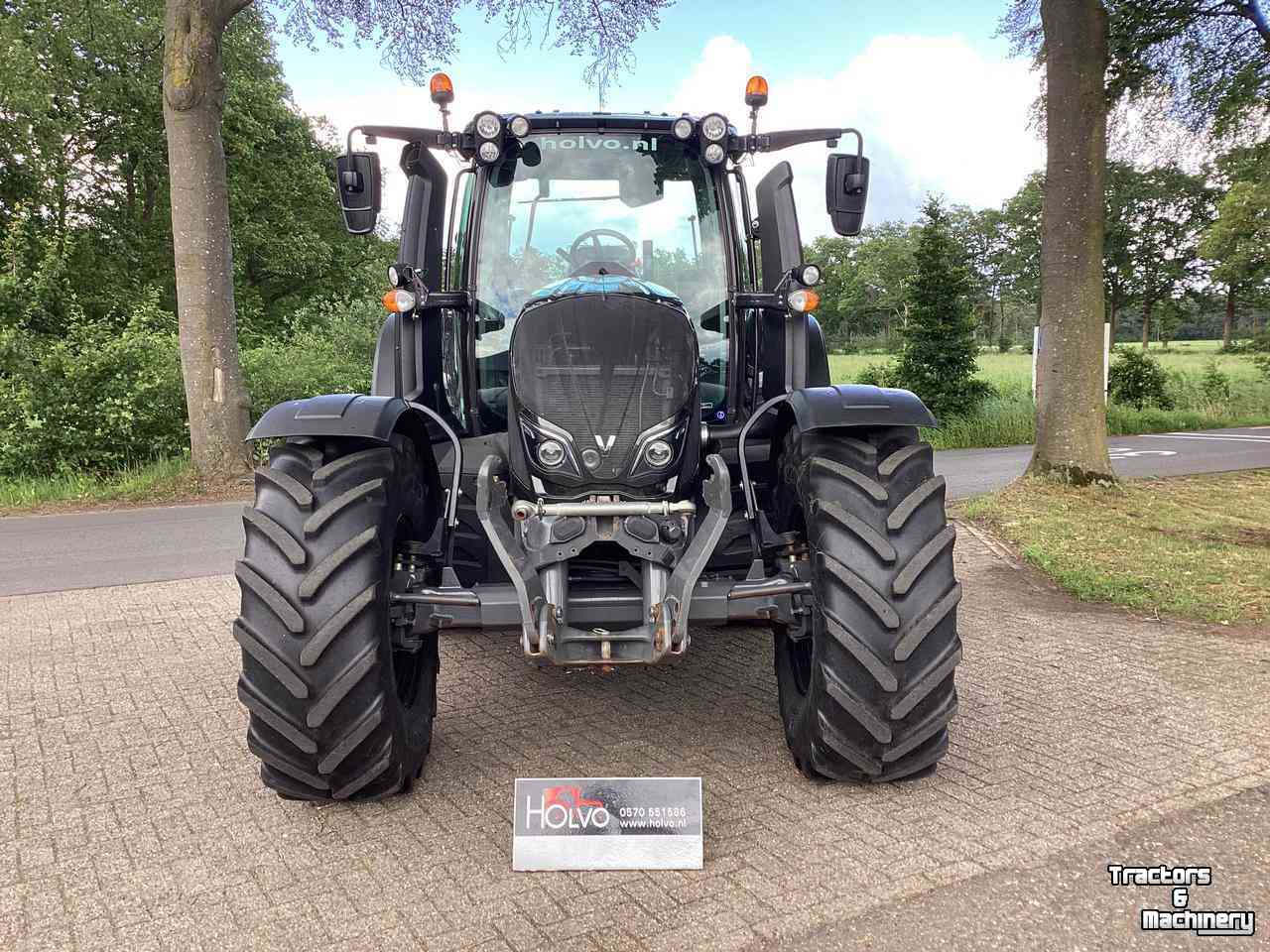 Tractor Valtra N174D