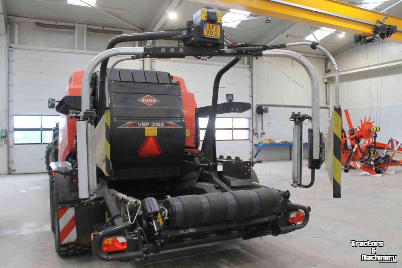 Balers Kuhn VBP3165 variabele ronde balenpers/wikkelcombinatie Foliebinding 3D wikkelaar