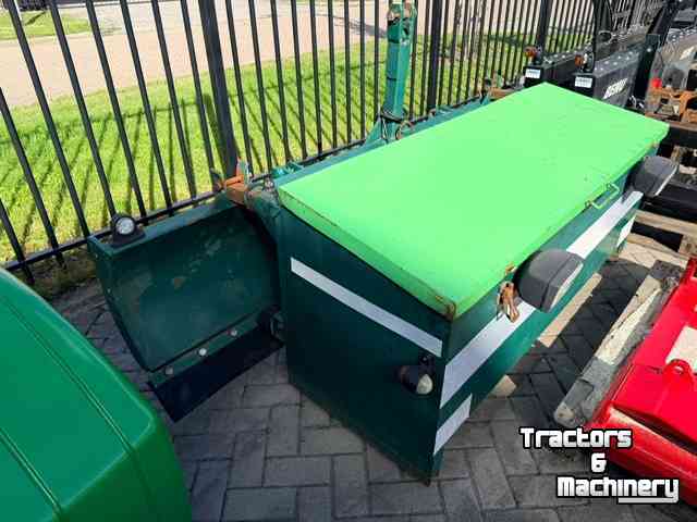 Front-bumper  Frontschuif met opberbox