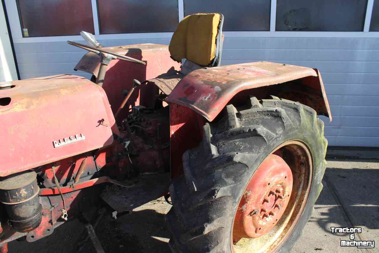 Oldtimers McCormick Mc Cormick International Harvester Farmall D-430 trekker D430 tractor