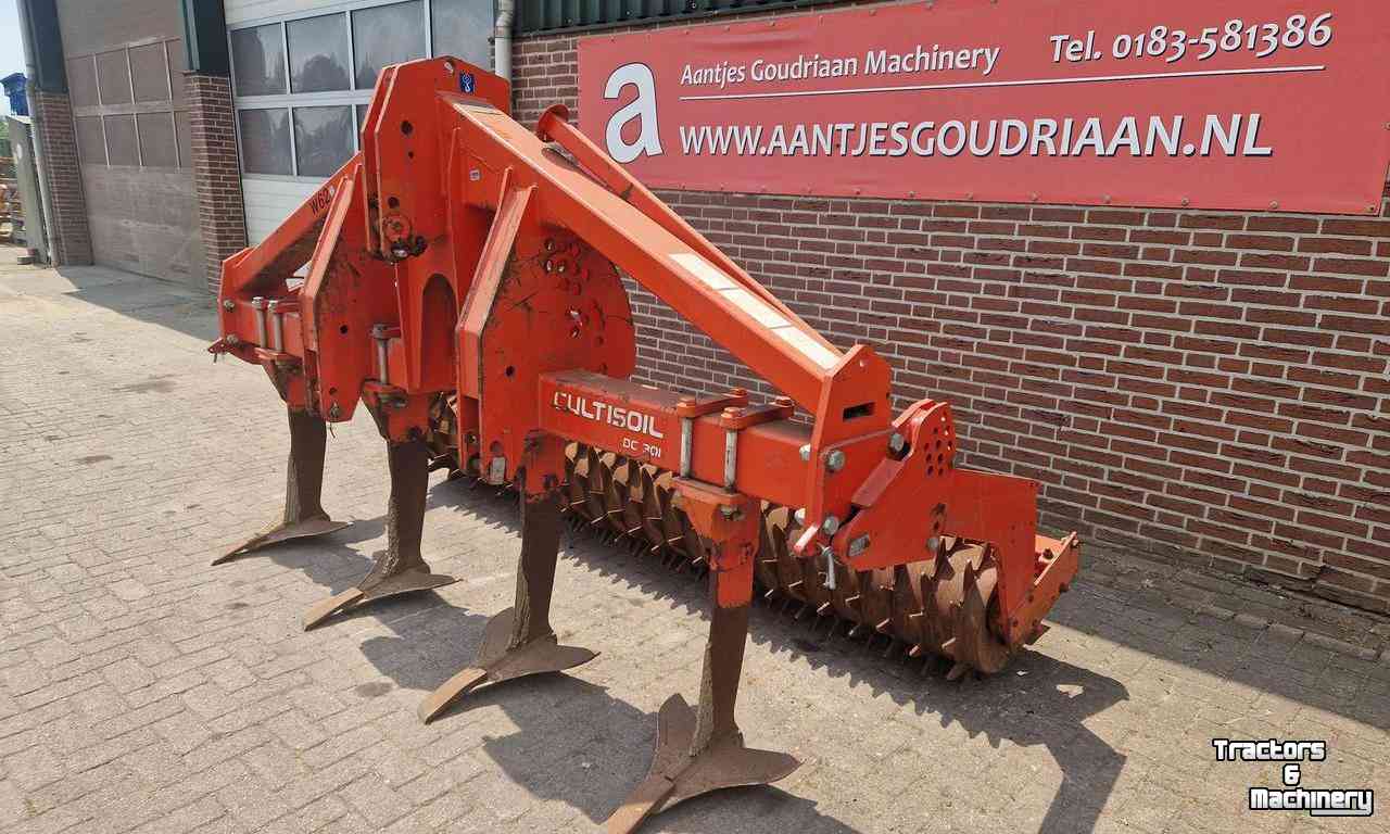 Deep subsoiler Kuhn Cultisoil DC 301 Diepwoeler
