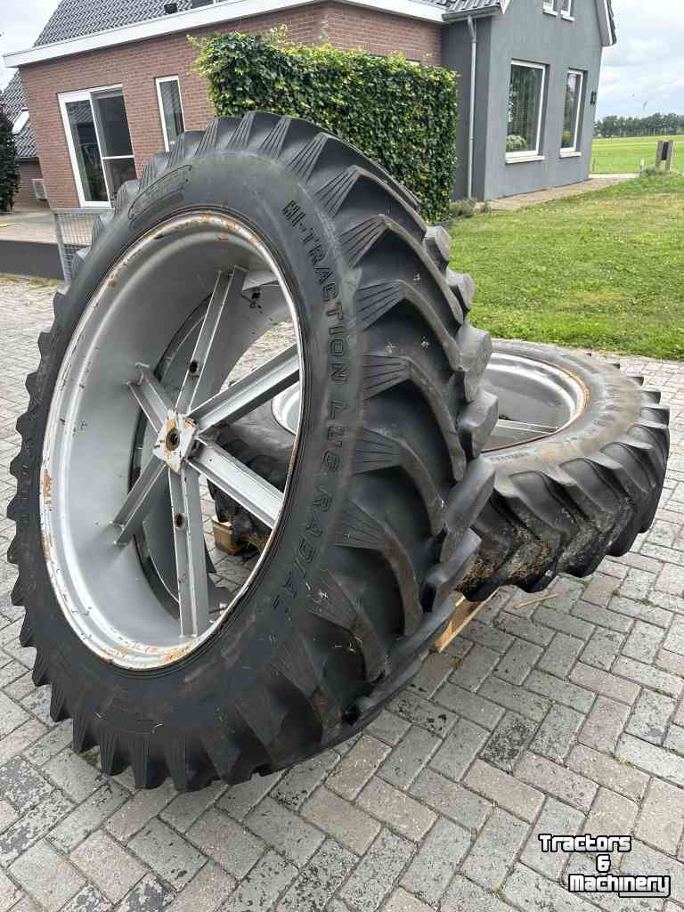 Wheels, Tyres, Rims & Dual spacers  Dubbellucht set 380/90R46
