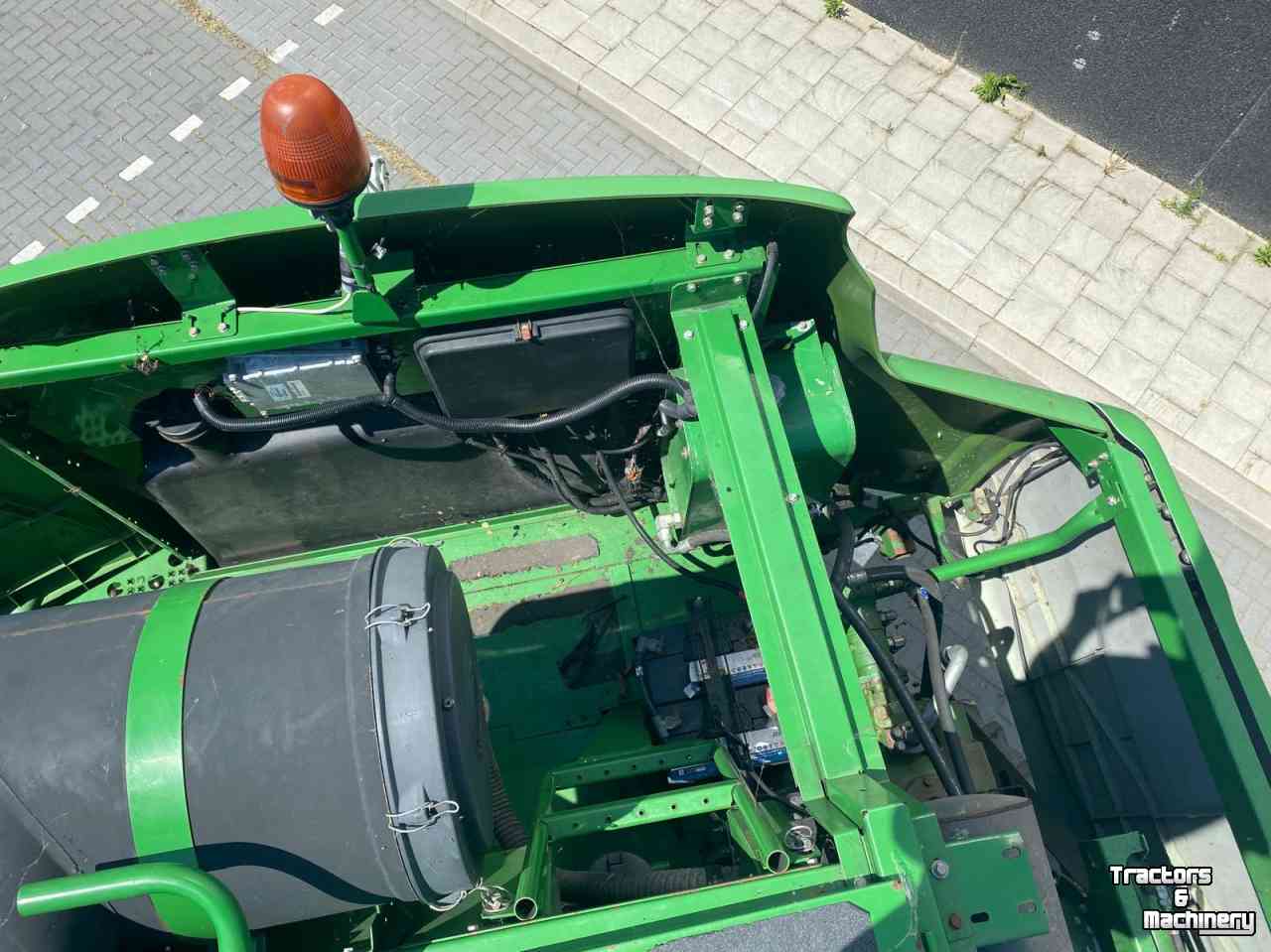 Combine John Deere 9880 STS combine