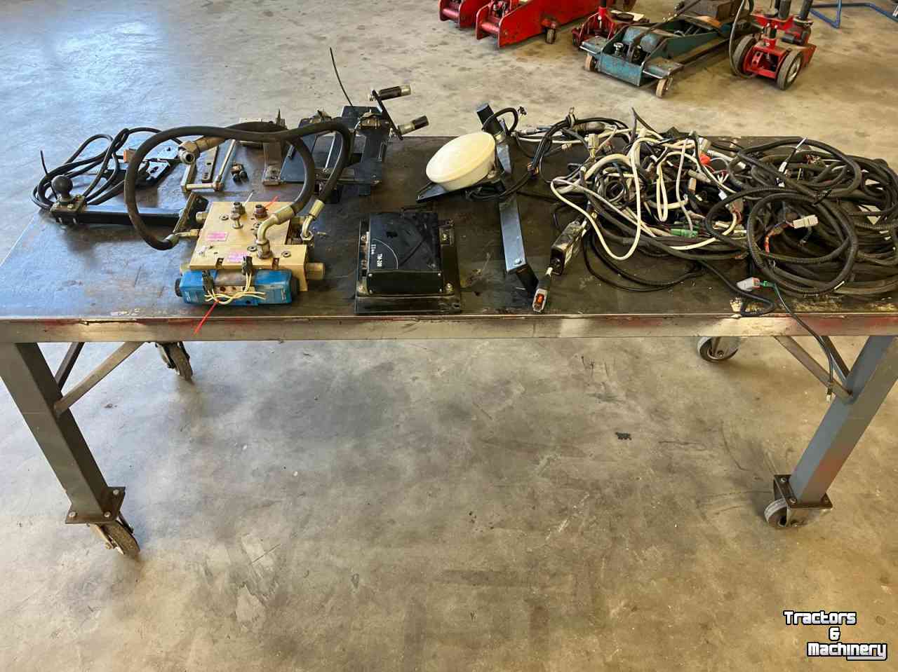 GPS steering systems and attachments Trimble FMX voorbereiding hydraulisch