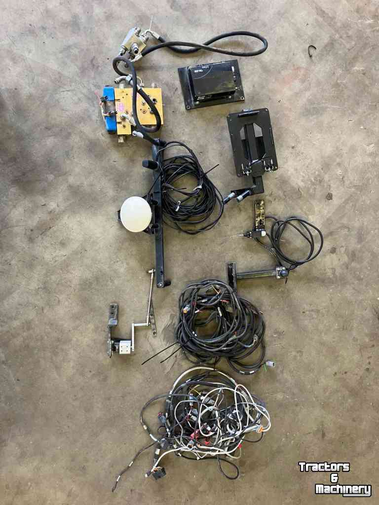 GPS steering systems and attachments Trimble FMX voorbereiding hydraulisch