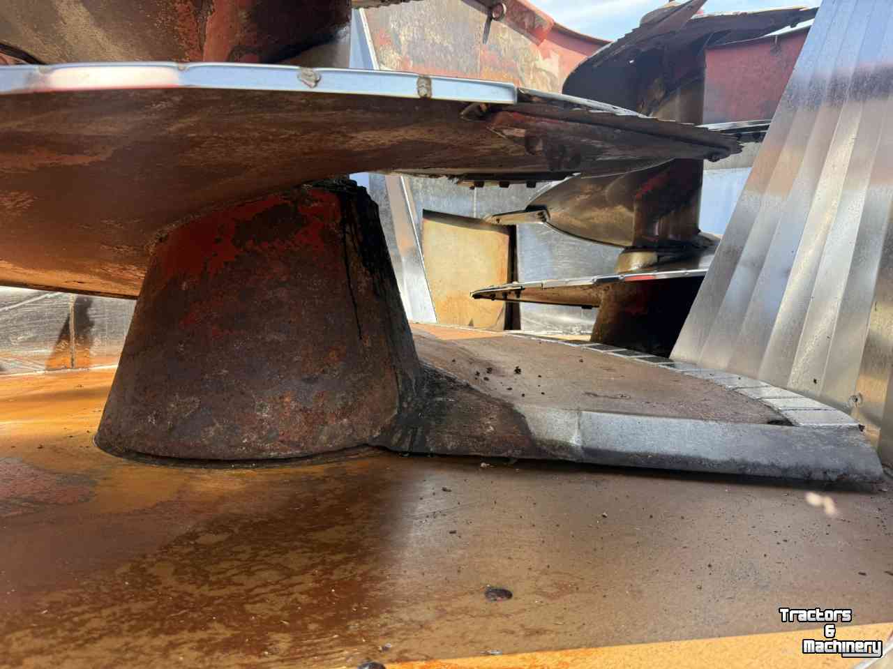 Self-propelled feed mixer RMH Platinum 17