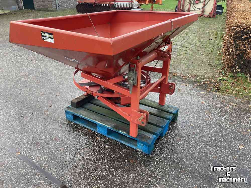 Fertilizer spreader Lely 1500 kunstmeststrooier