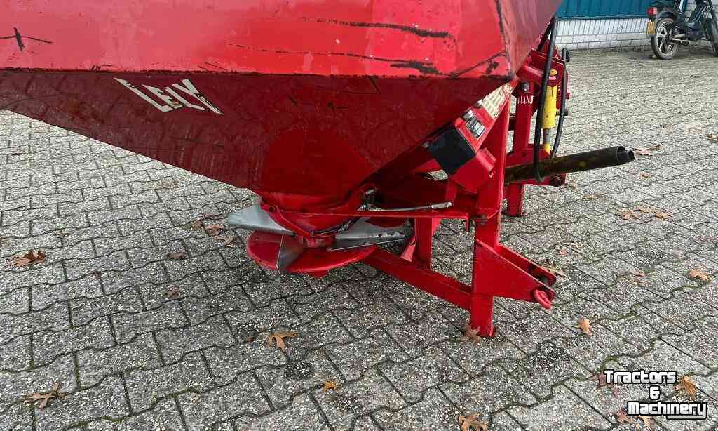 Fertilizer spreader Lely Centerliner Kunstmeststrooier