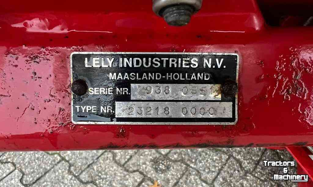 Fertilizer spreader Lely Centerliner Kunstmeststrooier