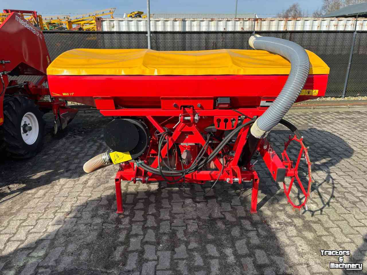Front hopper seed drill Pneusej  FT1 fronttank