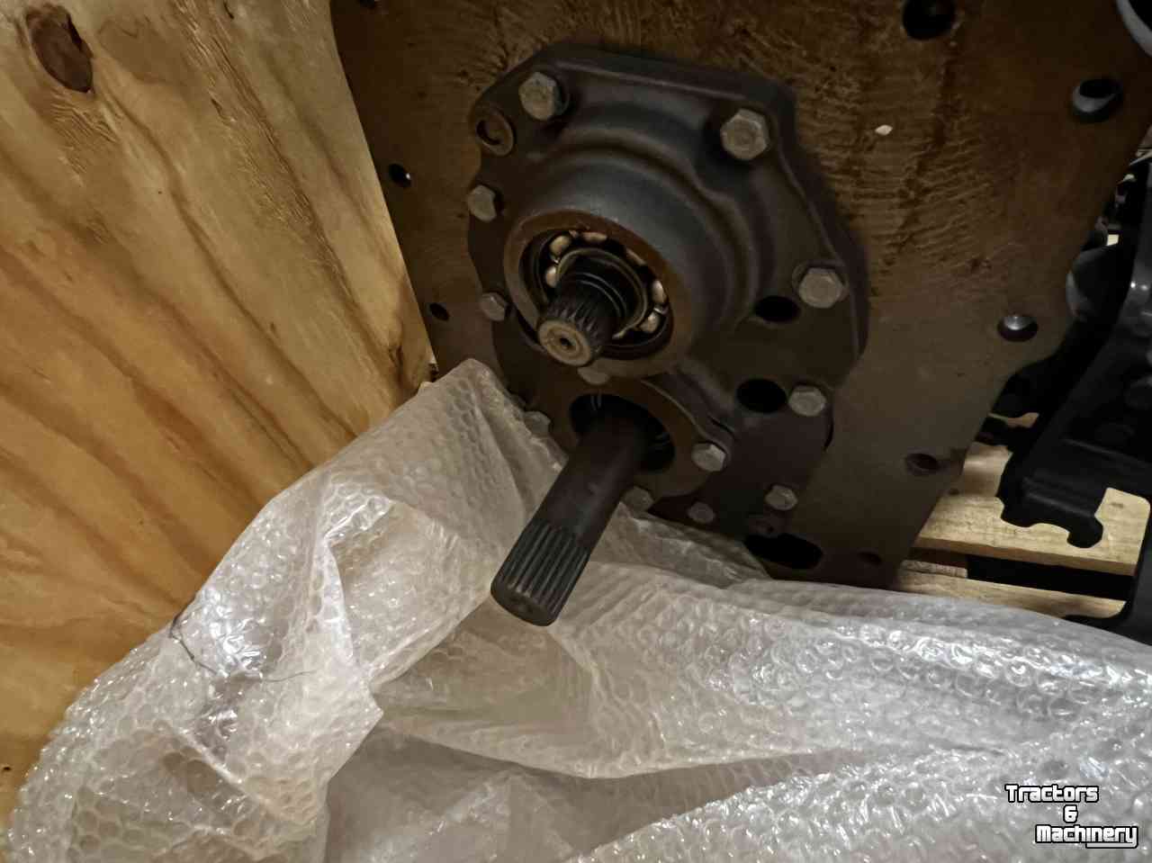 Tractor New Holland Transmission 24x24 voor T6.xxx  Parts nr:84567174 ook voor Case-IH Maxxum  MXU
