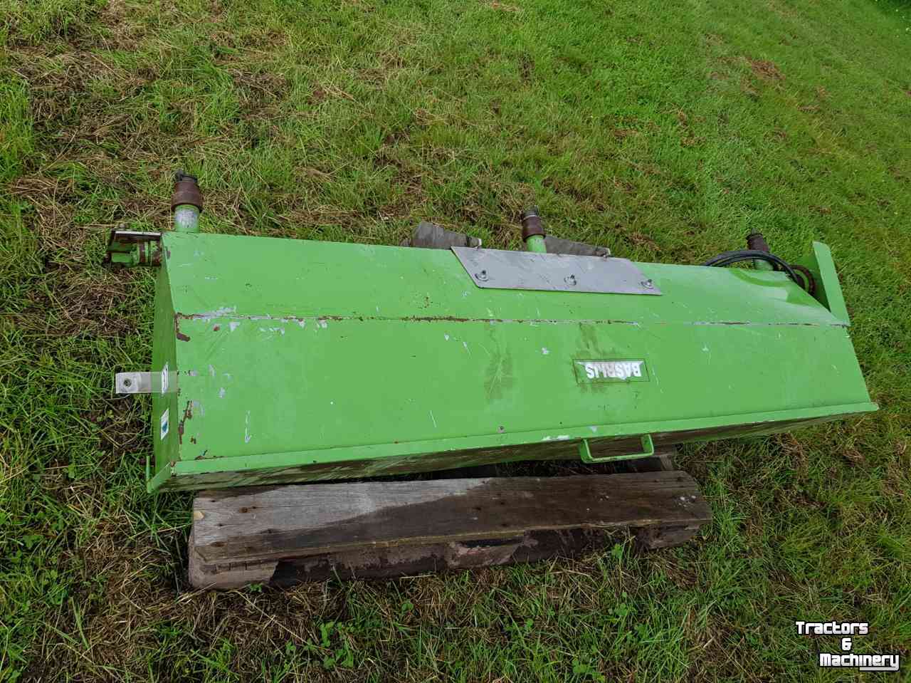 Fertilizer spreader Basrijs Rijenbemester 3 uitlopen